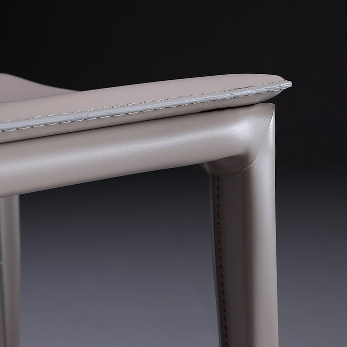 Silla de comedor sin brazos de cuero moderna Silla de comedor de metal para uso doméstico