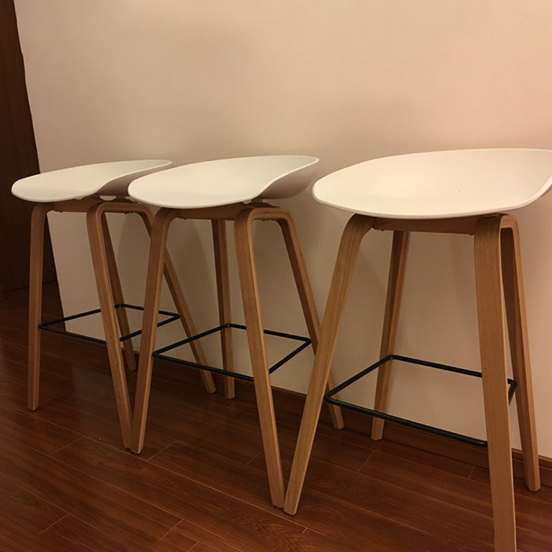 Moderner Stuhl des Massivholz -Barhocks mit Fußstütze im unteren Rücken des Home Bar Stuhl 30 Zoll