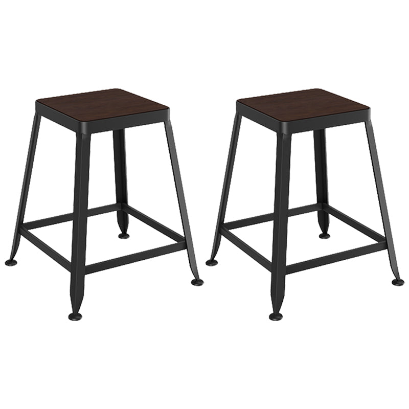 Taburete de bar interior de madera maciza de metal contemporáneo con respaldo