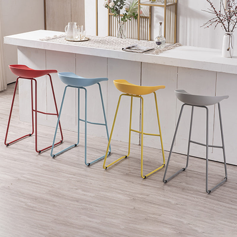 Modern Armless Backrest Counter Stool Iron Bar Stool with Plastic Seat