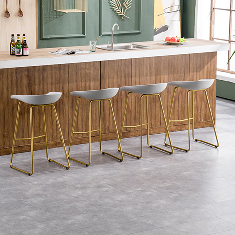 Modern Armless Backrest Counter Stool Iron Bar Stool with Plastic Seat