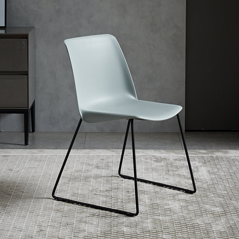 Sedia in stile contemporaneo sedia laterale senza braccio con zampe metalliche