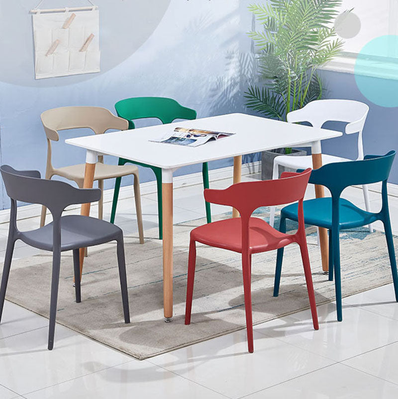 Silla contemporánea con respaldo abierto, sillas laterales sin brazos de comedor de plástico