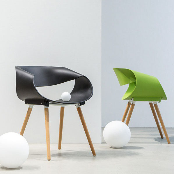 Silla de comedor plástica con respaldo abierto de haya moderna con acabado mate