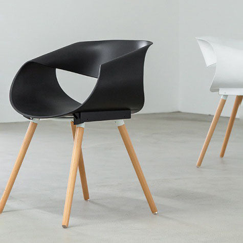 Silla de comedor plástica con respaldo abierto de haya moderna con acabado mate