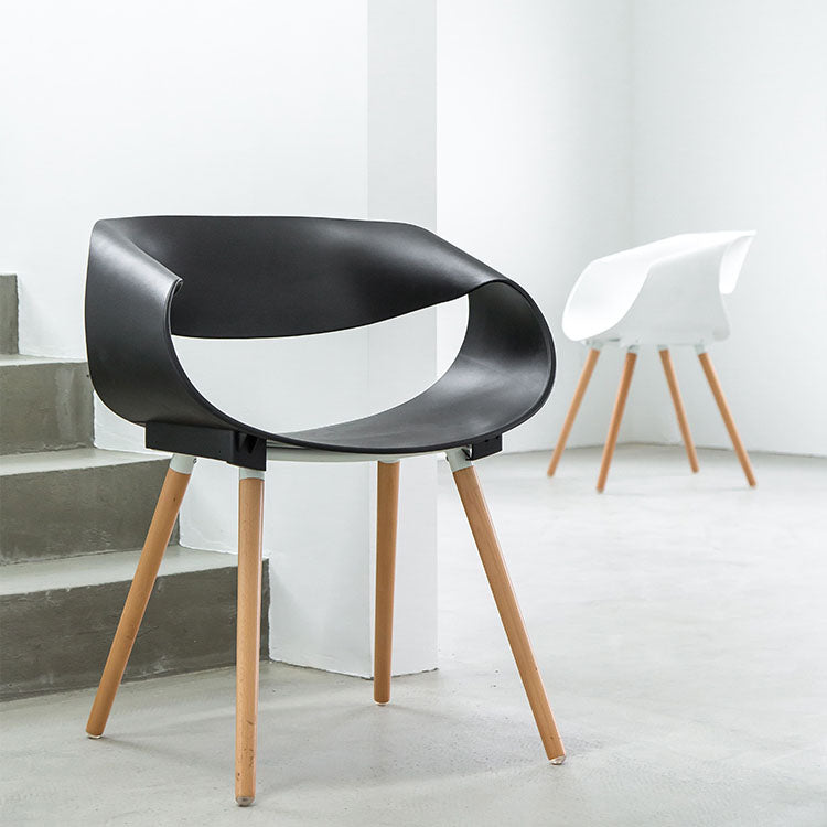 Silla de comedor plástica con respaldo abierto de haya moderna con acabado mate