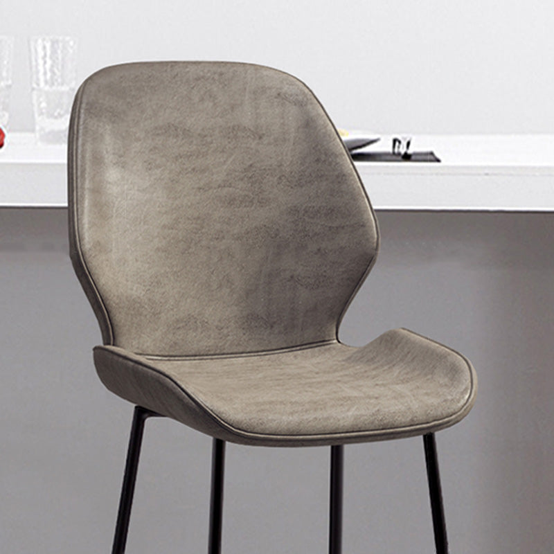 Barhocker im Industriestil, Eisenbeine, Eimersitz aus Leder für die Küchenbar