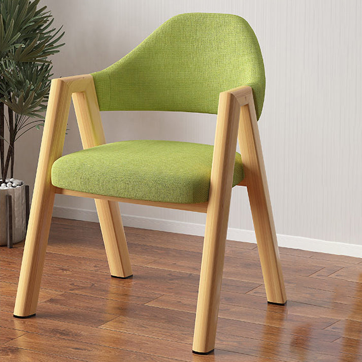 Silla de comedor moderna con respaldo abierto y acabado mate de sillón de tela para restaurante