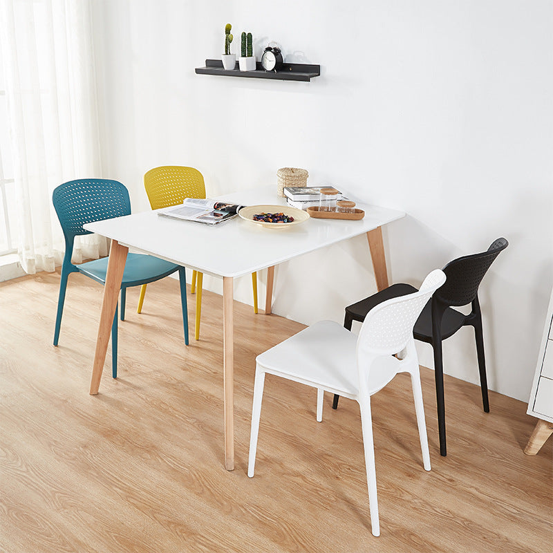 Sillas traseras abiertas contemporáneas que cenan la silla lateral plástica apilable sin brazos