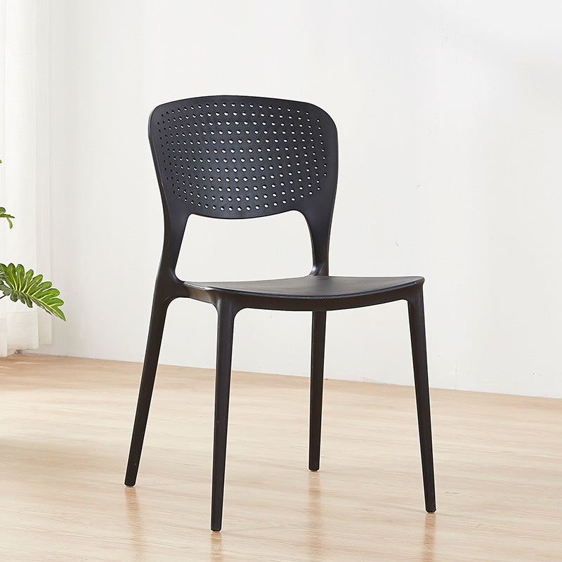 Chaises à dossier ouvert contemporaines dinant la chaise latérale en plastique empilable sans bras