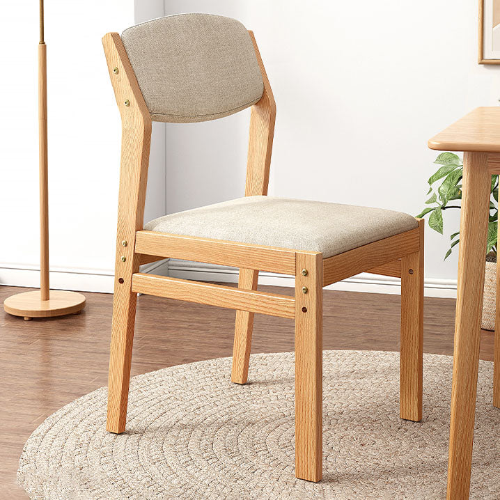 Silla lateral moderna de tela de madera de caucho, acabado mate, parte trasera abierta, silla de comedor