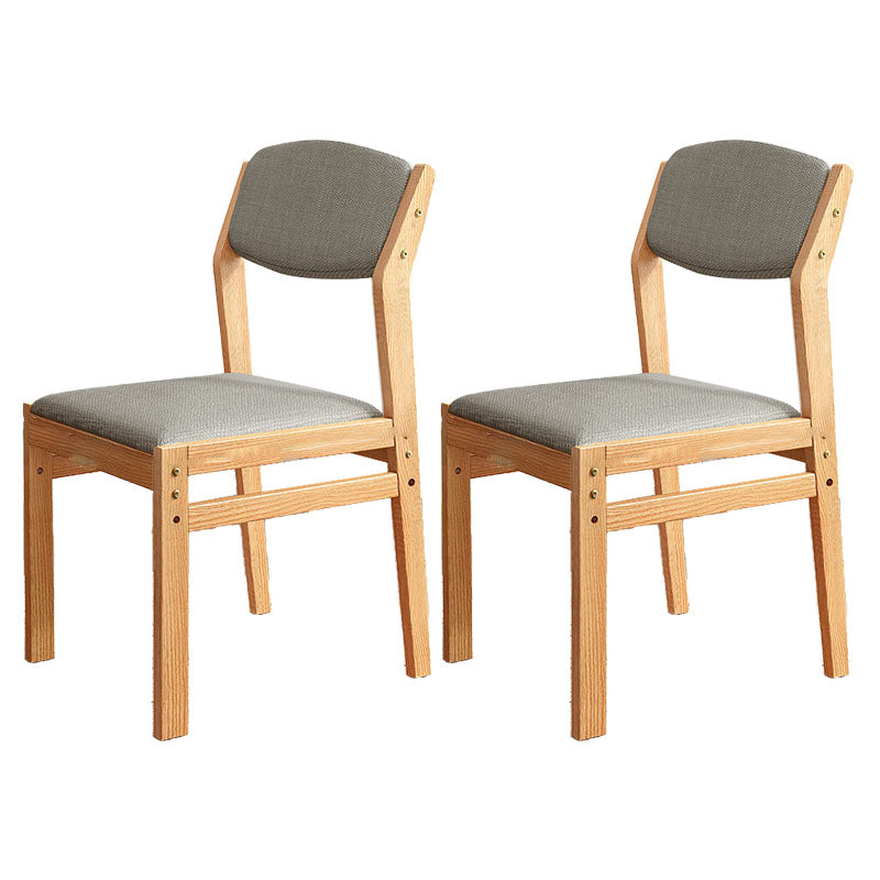 Silla lateral moderna de tela de madera de caucho, acabado mate, parte trasera abierta, silla de comedor