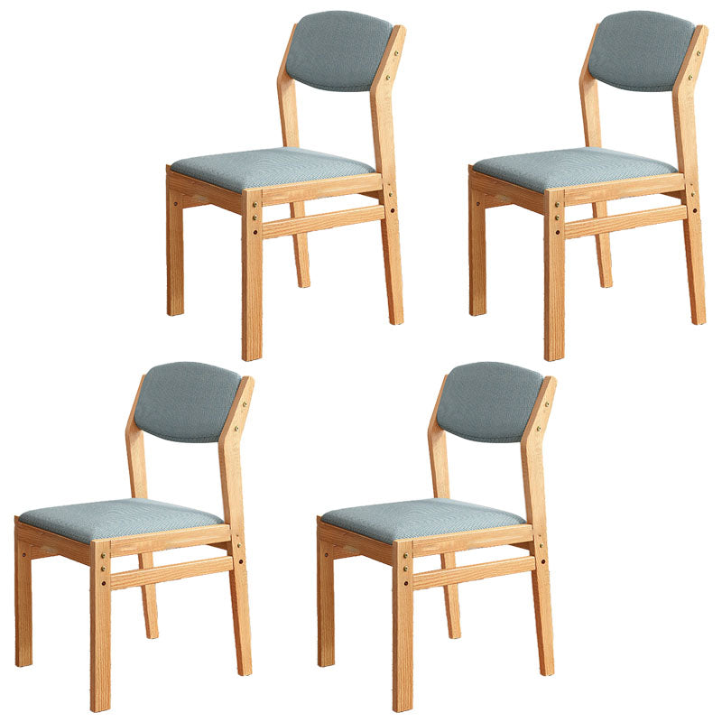 Silla lateral moderna de tela de madera de caucho, acabado mate, parte trasera abierta, silla de comedor