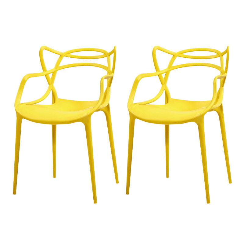 Silla contemporánea con respaldo abierto, silla lateral con brazo de comedor y patas de plástico
