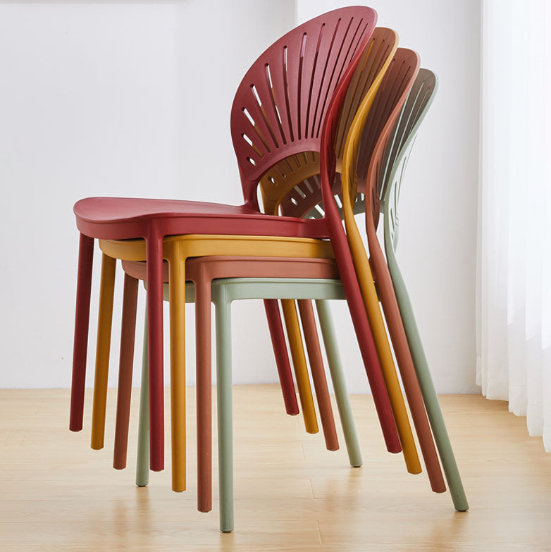 Plástico contemporáneo de las sillas apilables de la cocina que cena la silla lateral sin brazos