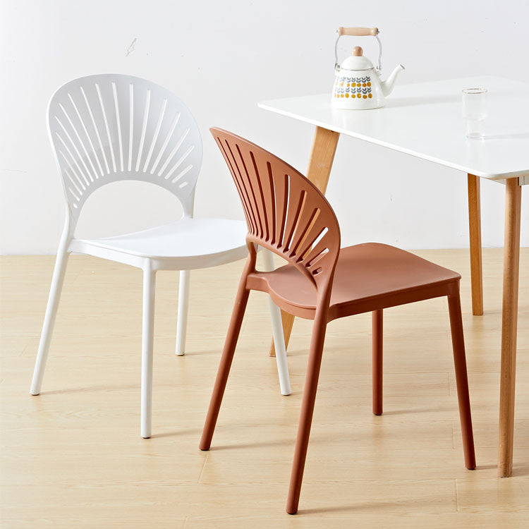 Plástico contemporáneo de las sillas apilables de la cocina que cena la silla lateral sin brazos