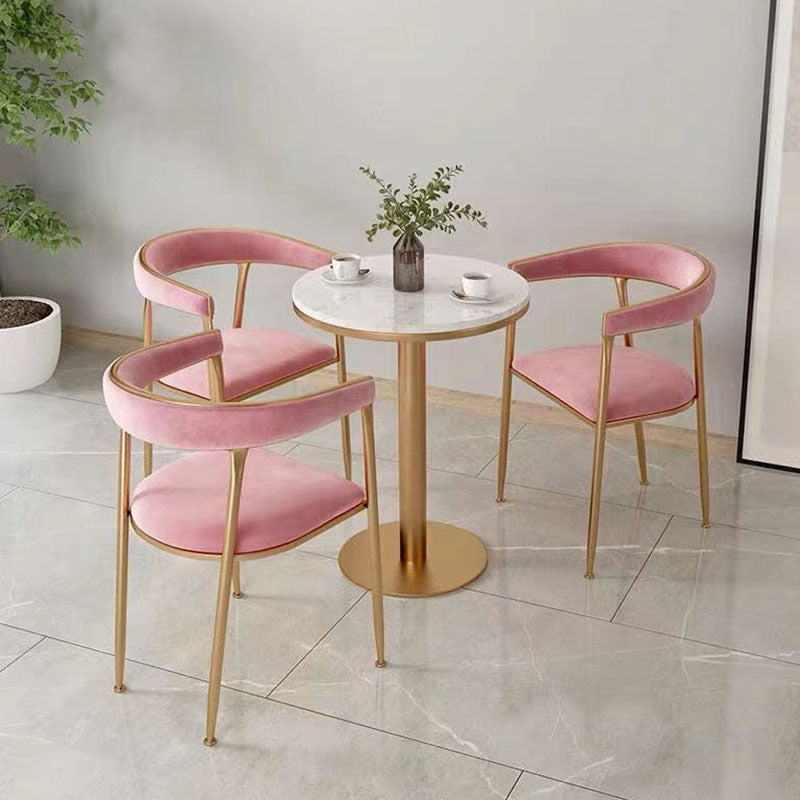 Silla de comedor tapizada con brazo de metal Glam, silla lateral de comedor para uso en restaurantes