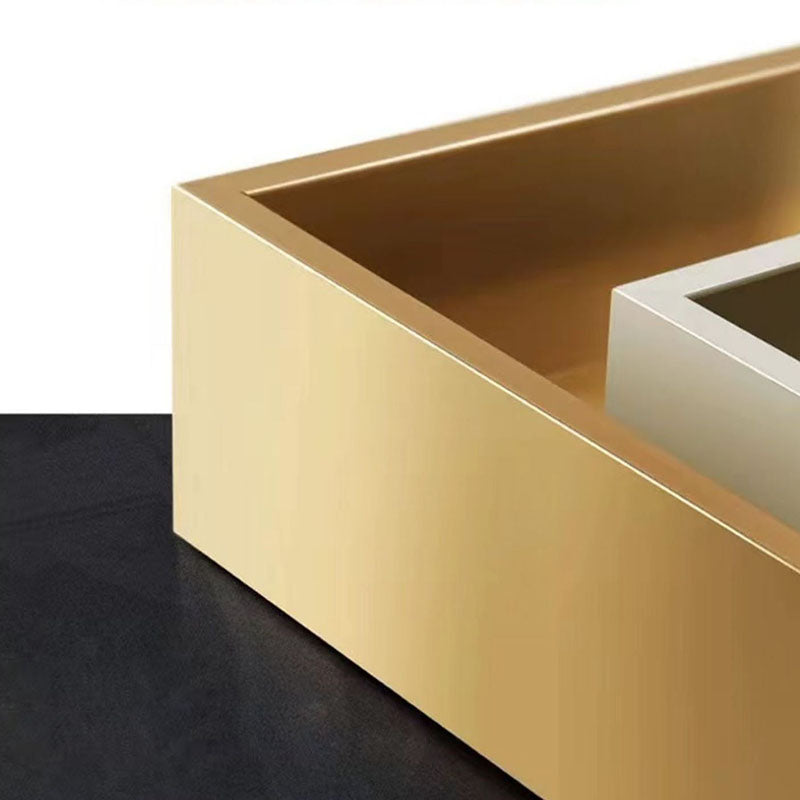 Silla de comedor tapizada con brazo de metal Glam, silla lateral de comedor para uso en restaurantes
