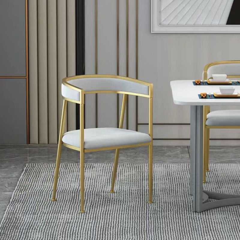 Silla de comedor tapizada con brazo de metal Glam, silla lateral de comedor para uso en restaurantes
