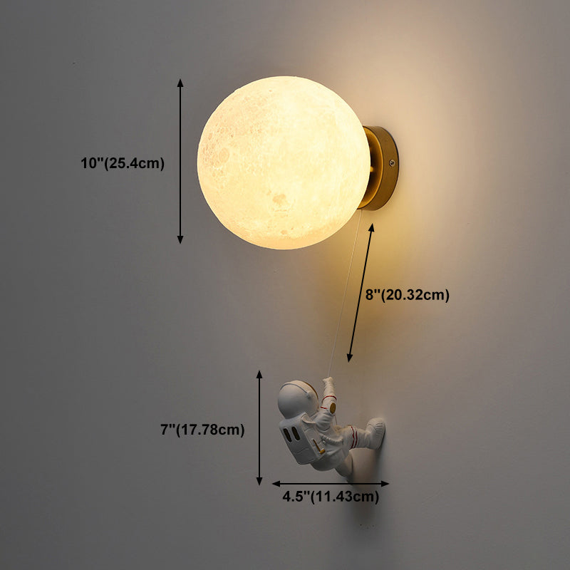 Lampada da parete astronauta e piante