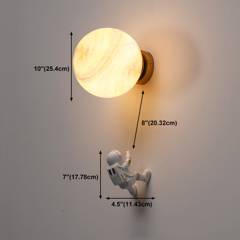 Lampada da parete astronauta e piante