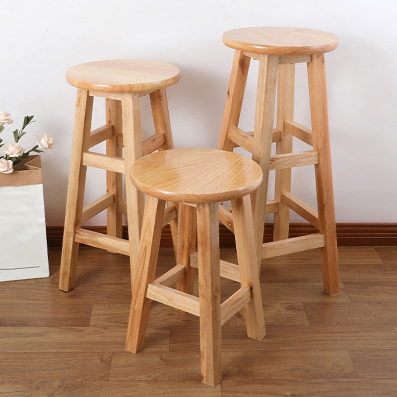 Sgabello da bar in legno moderno a bracciale con sedile in legno e pedale