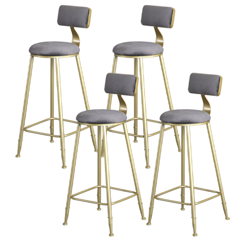 Glamlos -armlose Rückenlehneschalter Stuhl Stahl Café Stuhl mit Samtkissen und Pedal