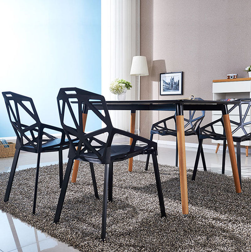 El comedor contemporáneo plástico preside la cocina que cena la silla lateral del brazo