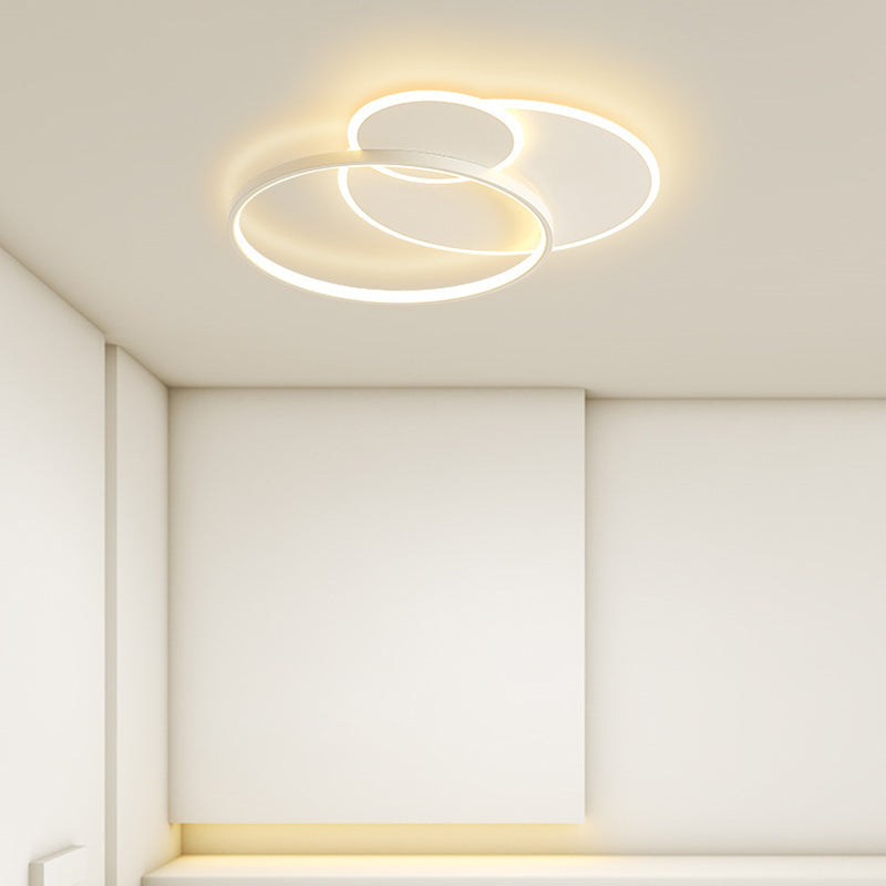 I moderni cerchi soffitto a filo a sfioramento della luce in alluminio Apparecchiatura da letto in bianco in bianco