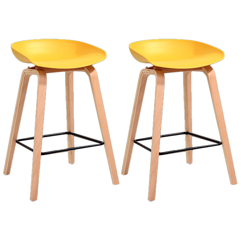 Barhocker im skandinavischen Stil, Holzbeine, PP-Schalensitz für Restaurantbar