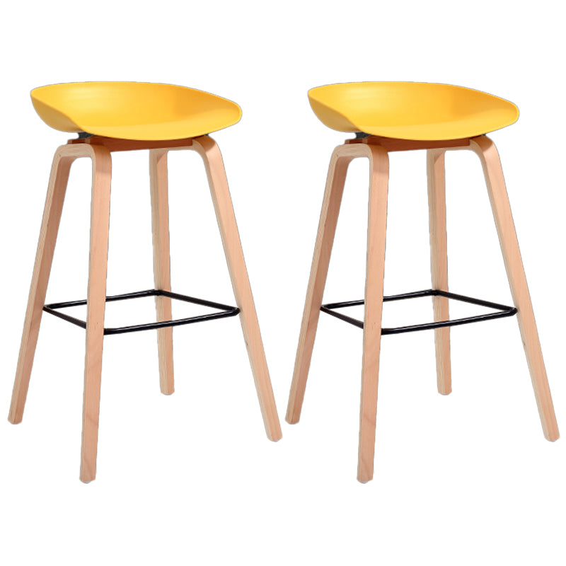 Barhocker im skandinavischen Stil, Holzbeine, PP-Schalensitz für Restaurantbar
