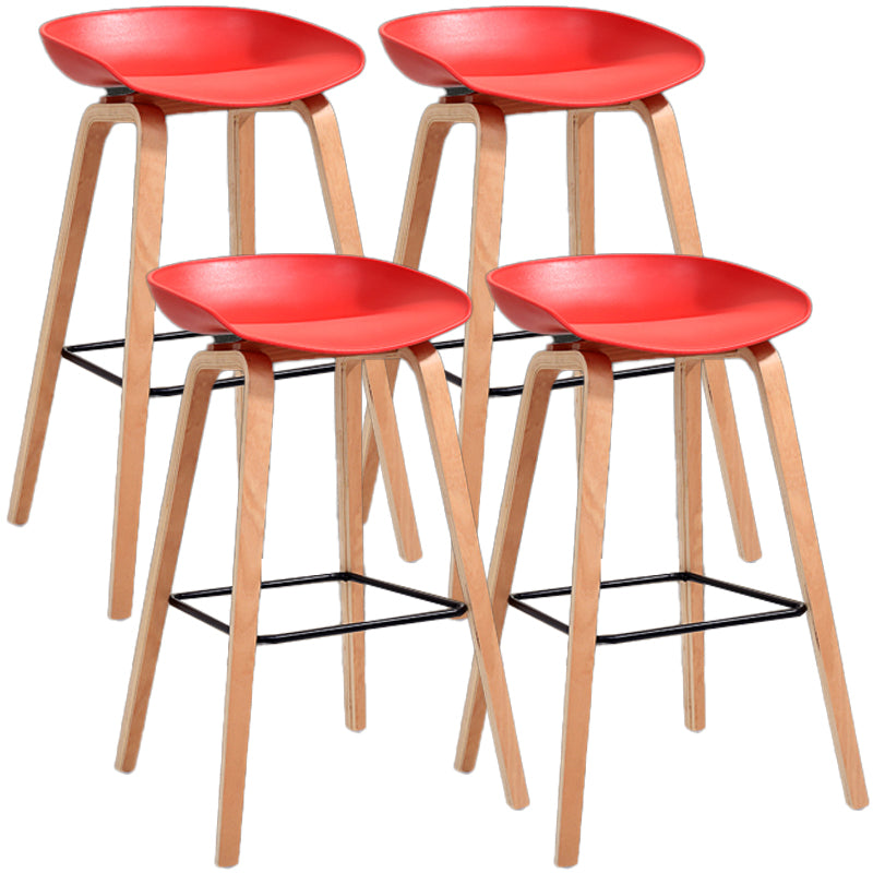 Barhocker im skandinavischen Stil, Holzbeine, PP-Schalensitz für Restaurantbar