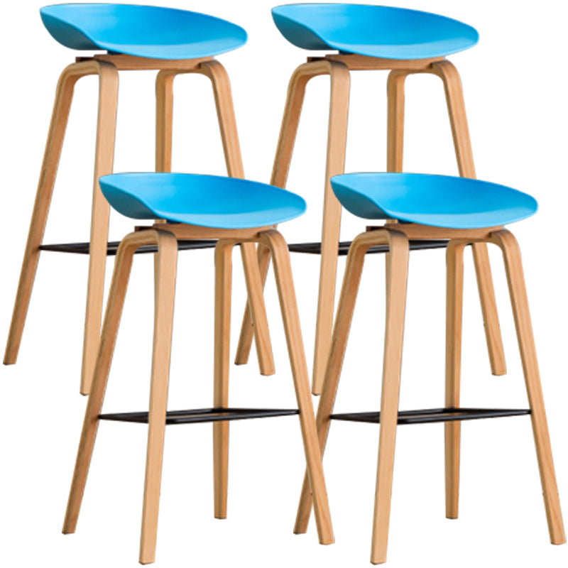 Barhocker im skandinavischen Stil, Holzbeine, PP-Schalensitz für Restaurantbar