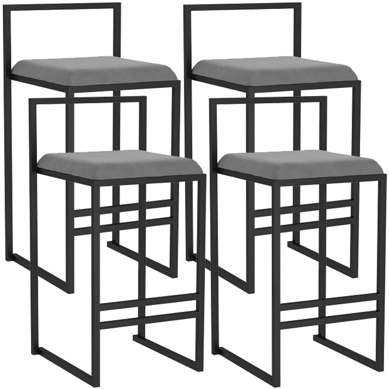 Barhocker im skandinavischen Stil mit Kufenbeinen, quadratischer Sitzhocker für die Küchenbar