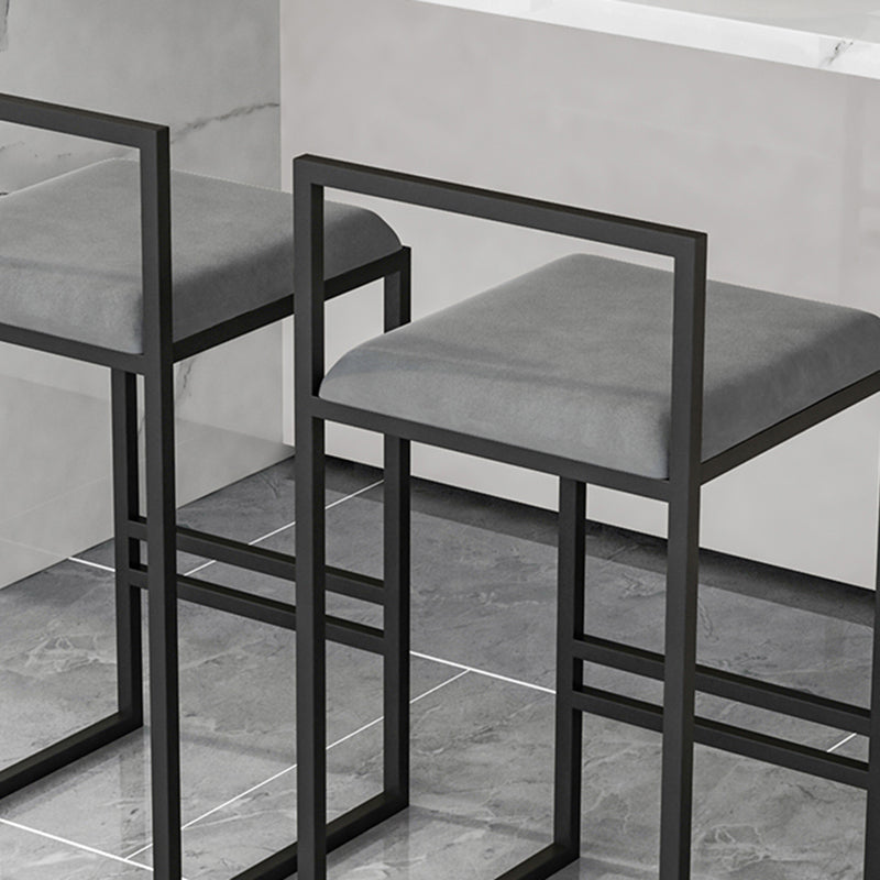 Barhocker im skandinavischen Stil mit Kufenbeinen, quadratischer Sitzhocker für die Küchenbar
