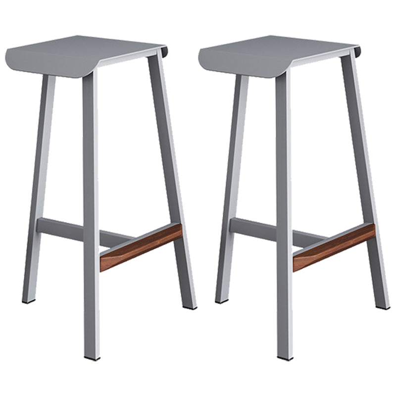 Taburete de bar simple sin respaldo de metal industrial 26" H Taburete alto interior con asiento cuadrado