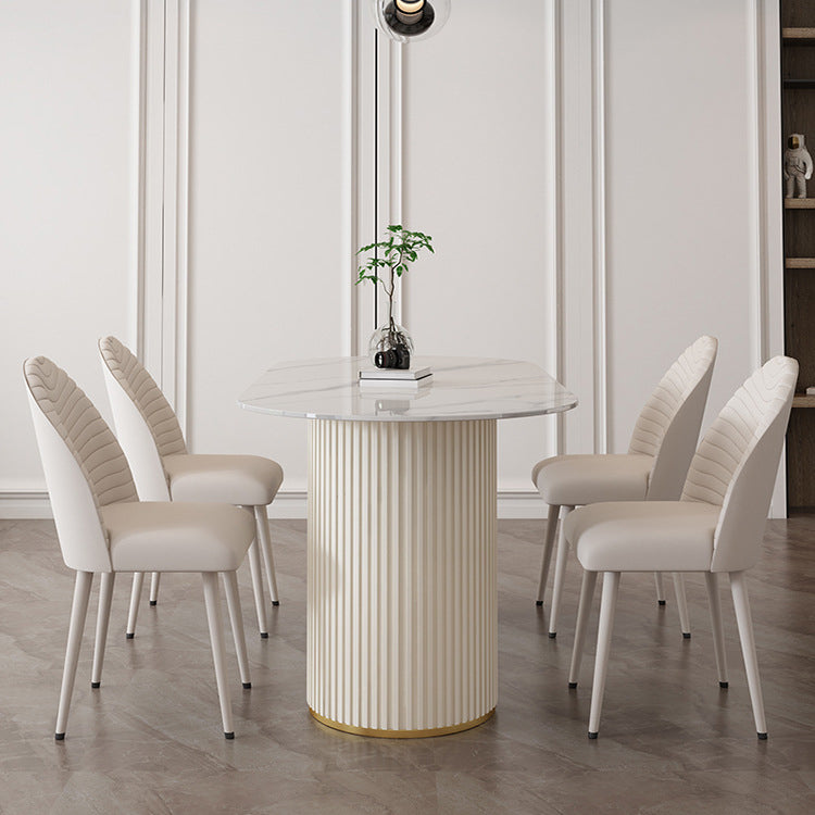 Eettafel met stenen blad Traditionele luxe tafel met sledeonderstel in wit