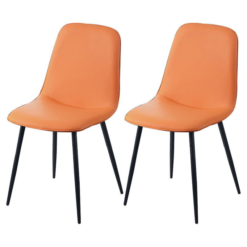 Silla de comedor tapizada con acabado mate y respaldo sólido para el hogar moderno
