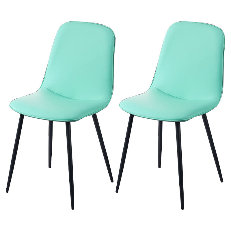 Silla de comedor tapizada con acabado mate y respaldo sólido para el hogar moderno