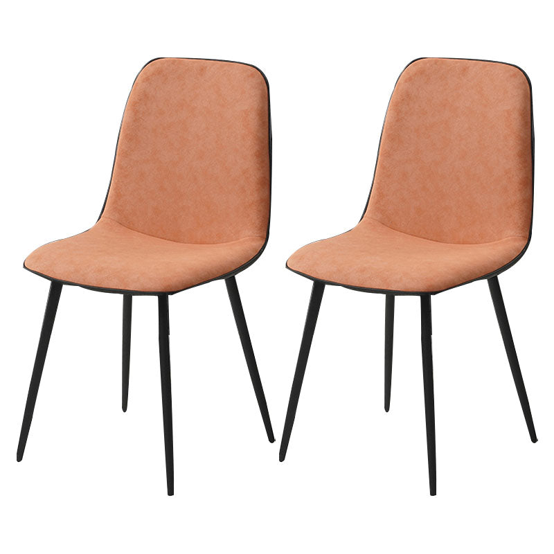 Silla de comedor tapizada con acabado mate y respaldo sólido para el hogar moderno