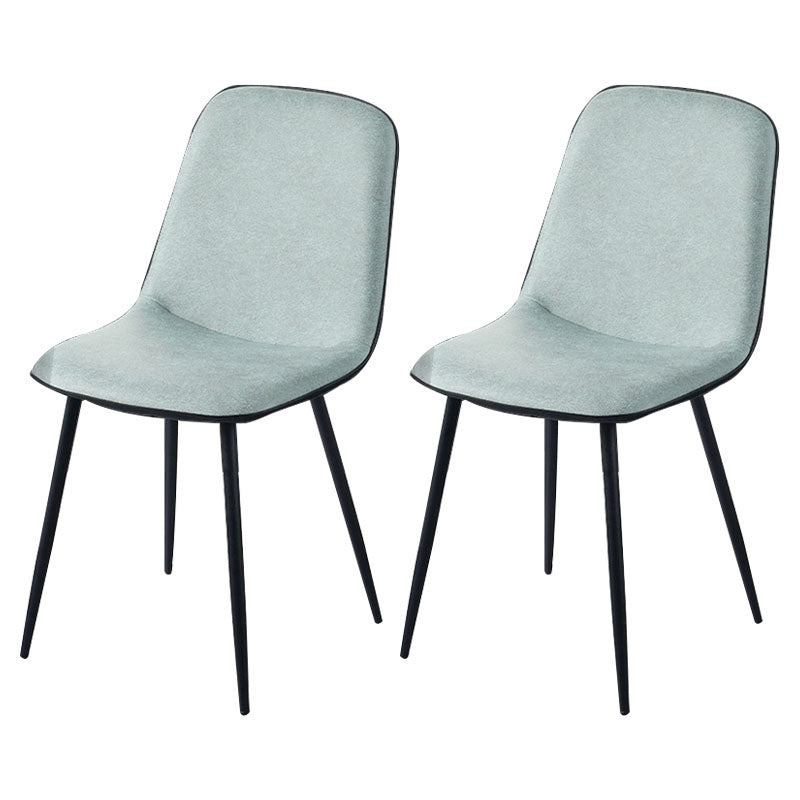 Silla de comedor tapizada con acabado mate y respaldo sólido para el hogar moderno