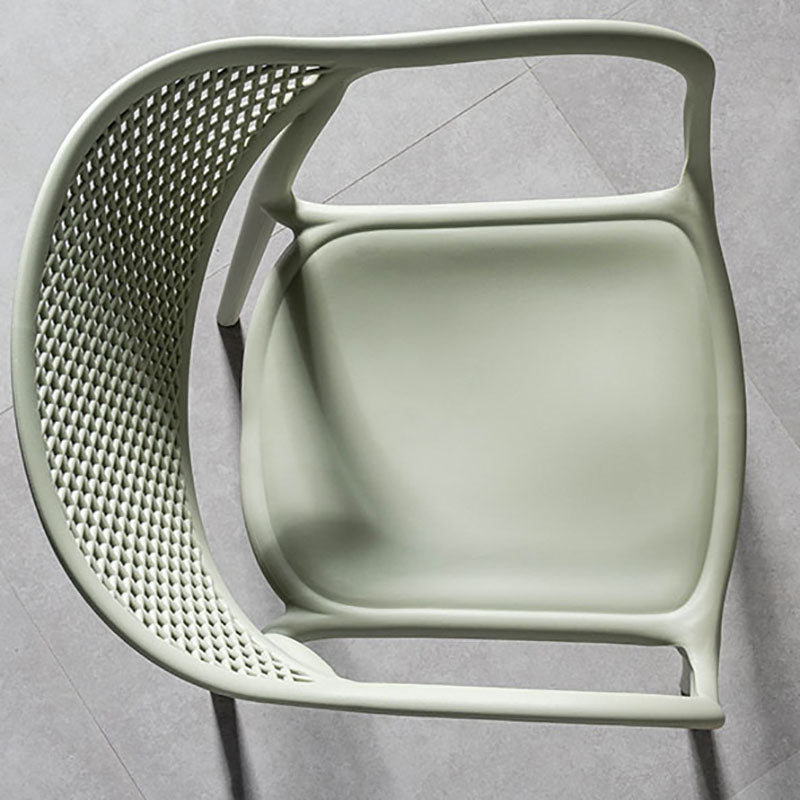 Chaises contemporaines avec bras de salle à manger, chaise latérale en plastique à dossier ouvert pour la cuisine