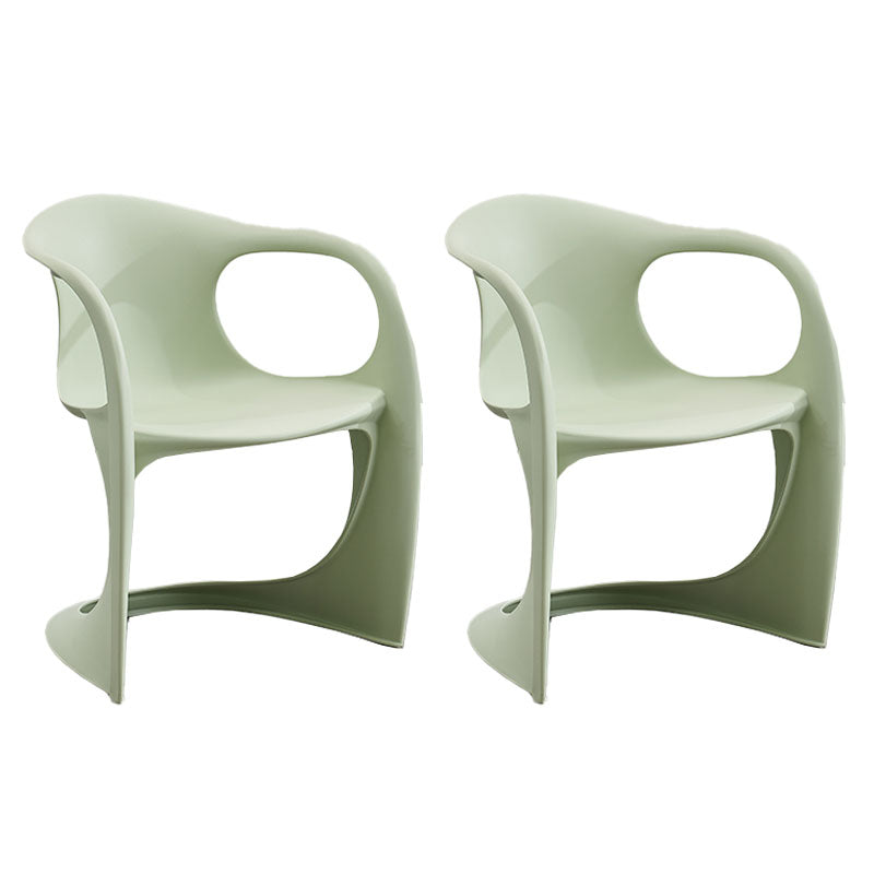 Scandinave Plastic Dining Dining Brack Chairs Solid Back Fairs pour la maison