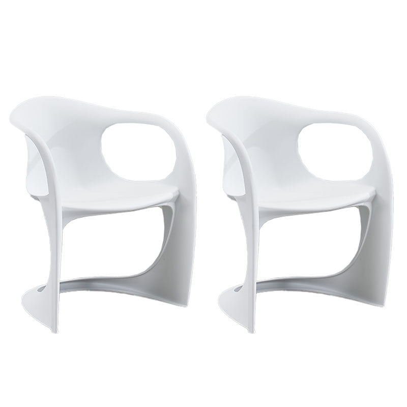 Scandinave Plastic Dining Dining Brack Chairs Solid Back Fairs pour la maison