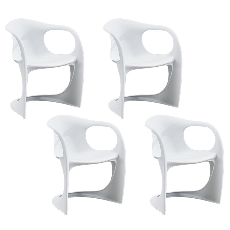 Scandinave Plastic Dining Dining Brack Chairs Solid Back Fairs pour la maison