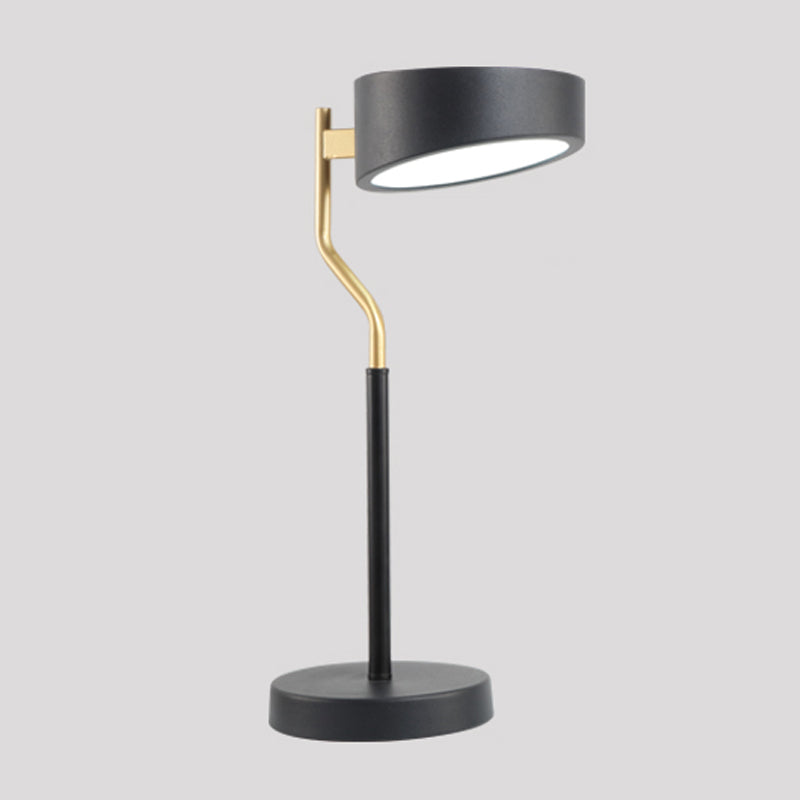 Geometrie -Tischlampe moderner Metall mit einem Lichttischlicht