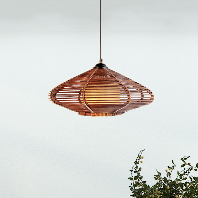 Discos de ratán tejidos a mano Luz asiática de estilo asiático 1 lámpara colgante de cabeza en marrón para el restaurante del restaurante