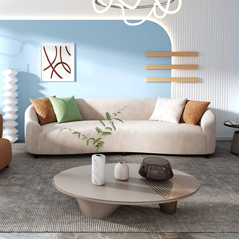 Loveseat curvado de terciopelo moderno con espalda apretada para una sala de bonificación