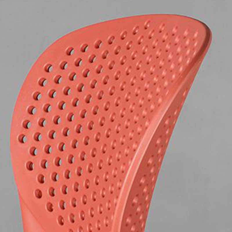 Moderno sgabello da bar in plastica da banco di backnatless.