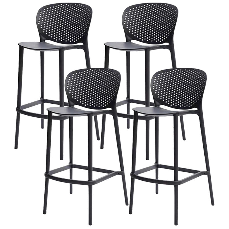 Moderno sgabello da bar in plastica da banco di backnatless.